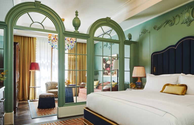 My Favourite Hotels in New York: Stylish Manhattan Stays for Every Budget theatrical decor at the fifth avenue hotel one of my favourite hotels in New York