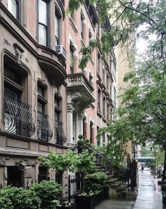 brownstones on the upper east side of New York